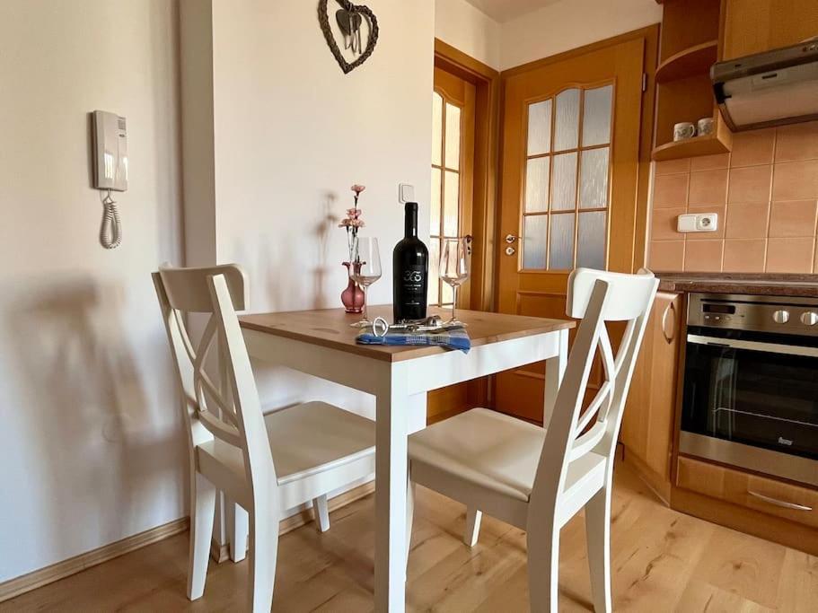 Apartman Terasa U Kolonady Apartment ปอดเยบราดิ ภายนอก รูปภาพ